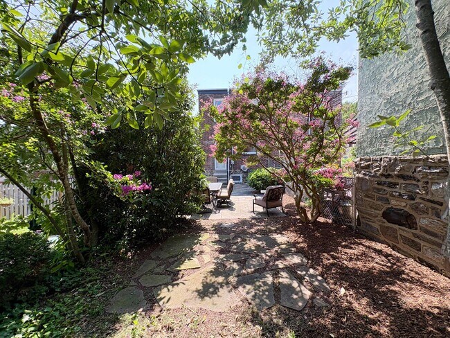 Building Photo - 4625 Silverwood St