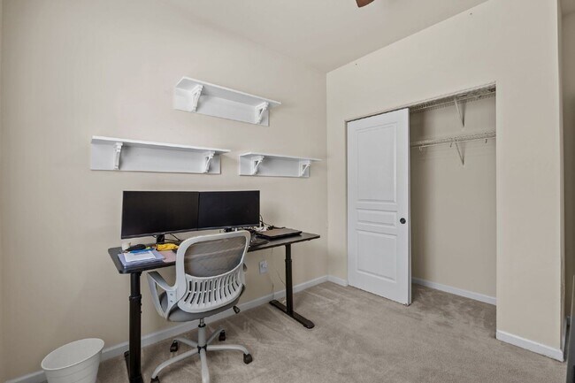 Building Photo - 4320 Lyman Ave