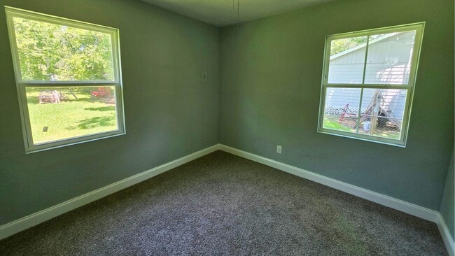 Building Photo - 502 Azalea Dr