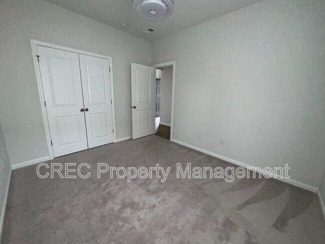 Building Photo - 130 Lucky Day Dr