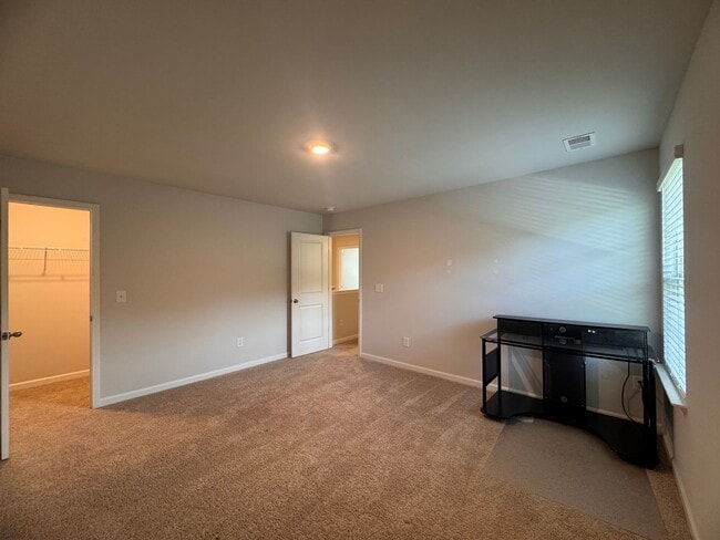 Building Photo - Beautiful 4BR 2.5BA Home in Trinity