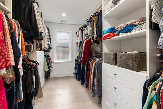 Building Photo - 63 Pine St