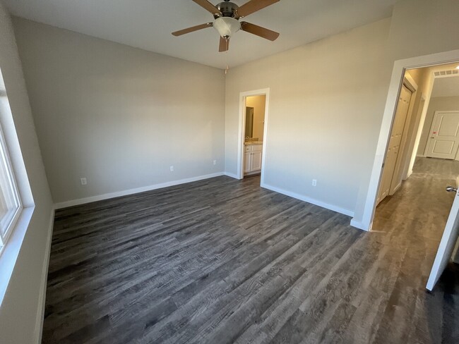 Building Photo - Goddard Duplex