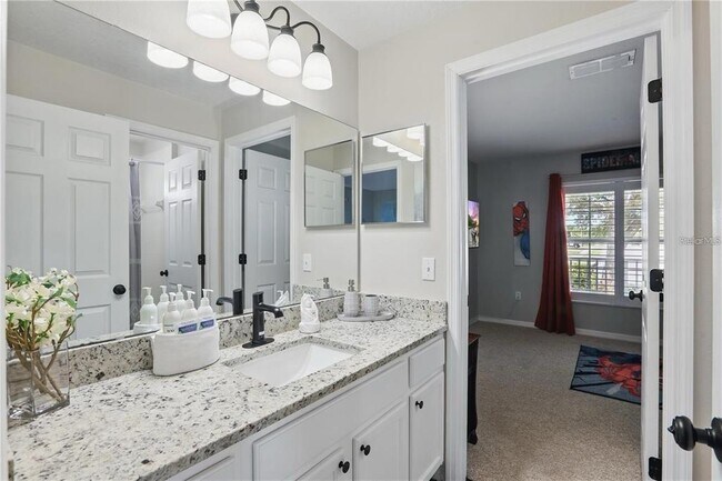 Building Photo - 634 Chadbury Way