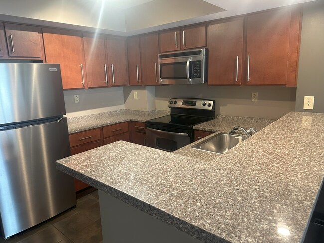 Building Photo - 1735 Lake Ave