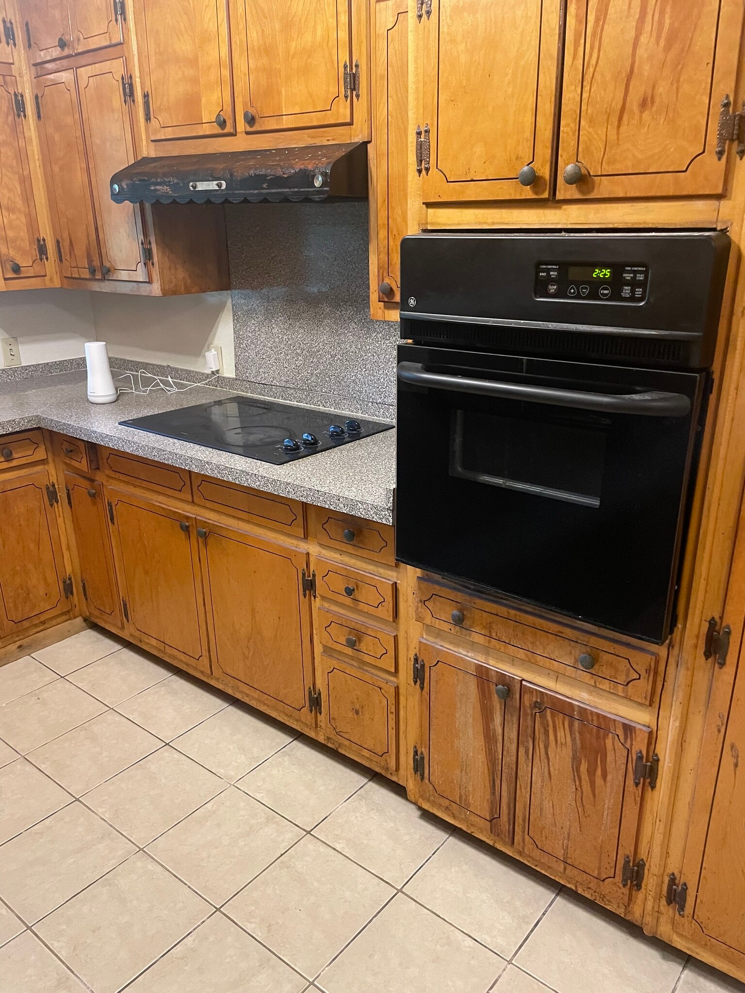 Kitchen - 4193 Dunmore Rd
