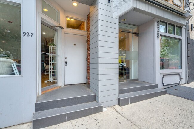 Building Photo - 927 N 2nd St