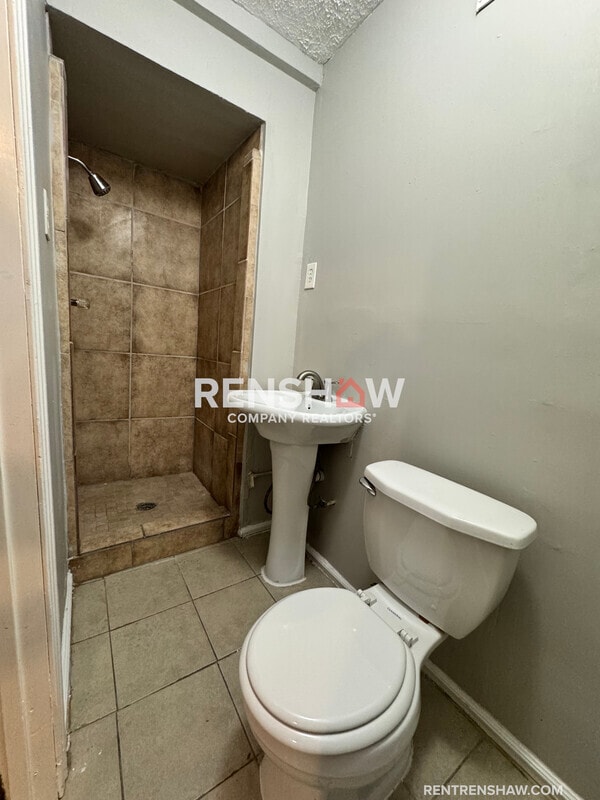 Building Photo - 381 N Manassas St