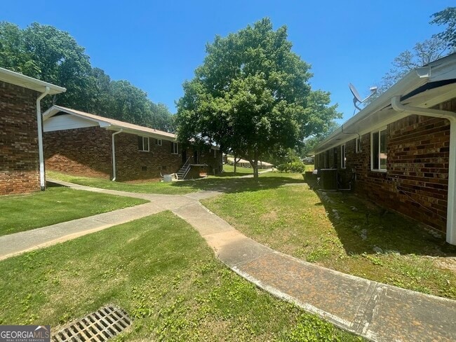 Building Photo - 140 Mount Zion Rd