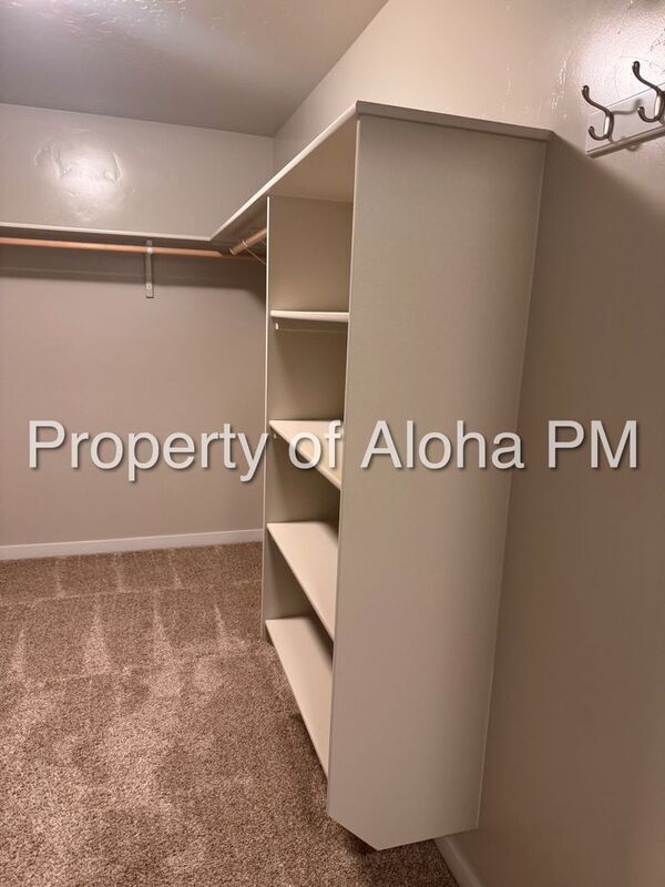 Building Photo - 817 E Ionia Dr
