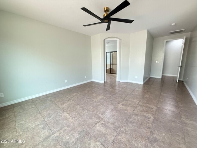 Building Photo - 2472 E Mead Dr