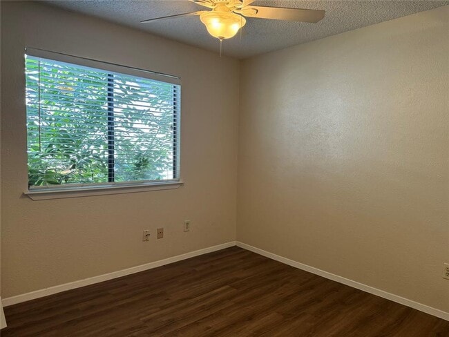 Building Photo - 2800 Goldbridge Dr