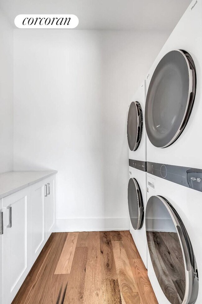 Building Photo - 24 Hedges Ln