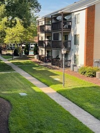 Building Photo - 1 Bedroom Apartment in Hampton Club – Move...