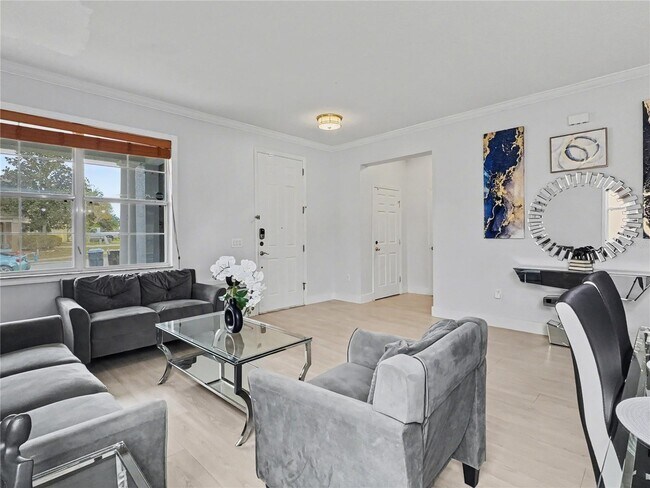 Building Photo - 157 San Carlo Rd