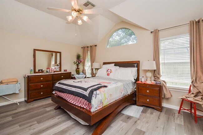 Building Photo - 24810 Sageford Ct