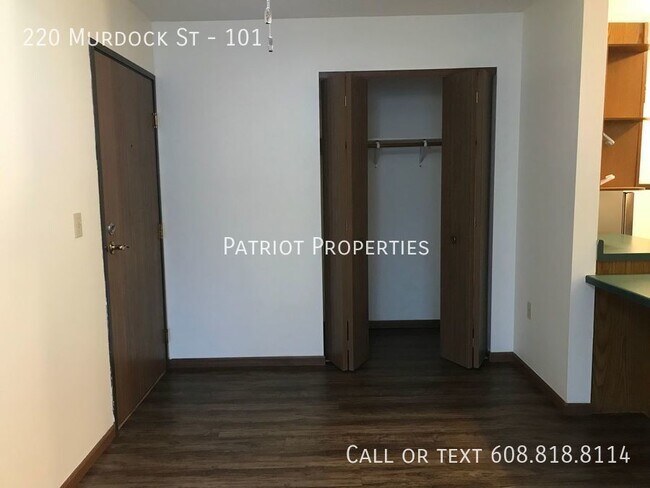 Building Photo - 220 Murdock St