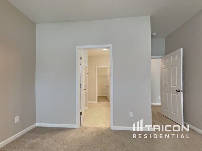 Building Photo - 115 Still Water Cir