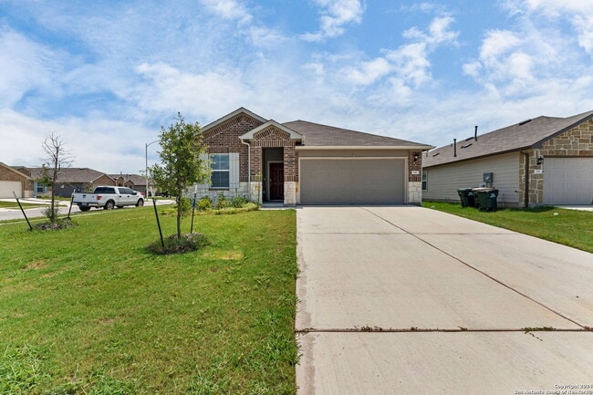 Building Photo - 140 Fireoak Dr