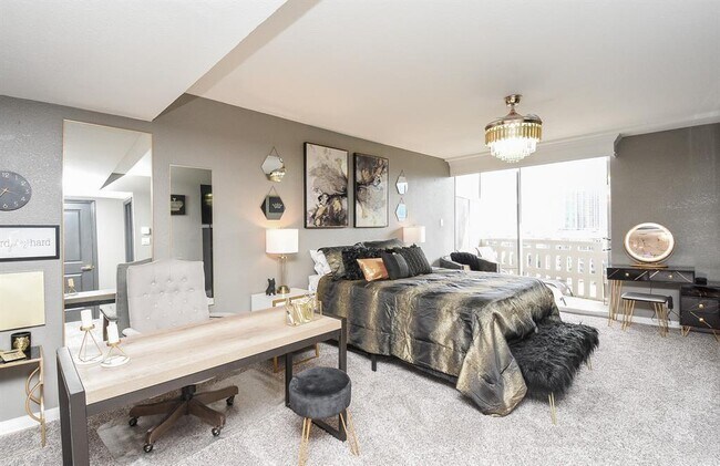 Building Photo - 2016 Main St