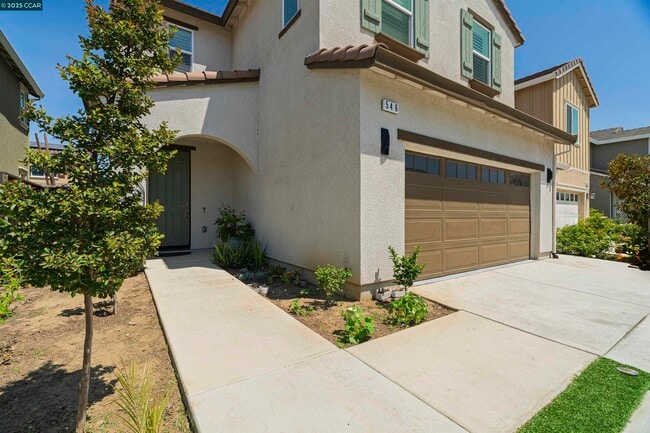 Building Photo - 546 Avanti Way