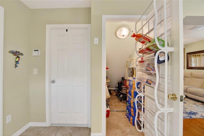 Building Photo - 209 Sawtooth Dr