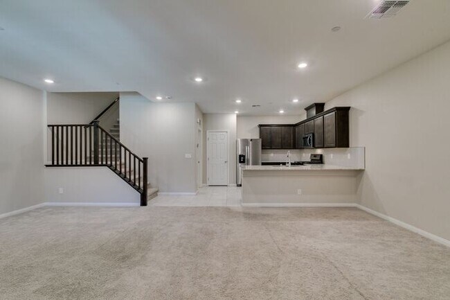 Building Photo - Bright & Spacious 3-Bedroom Home in Inspirada
