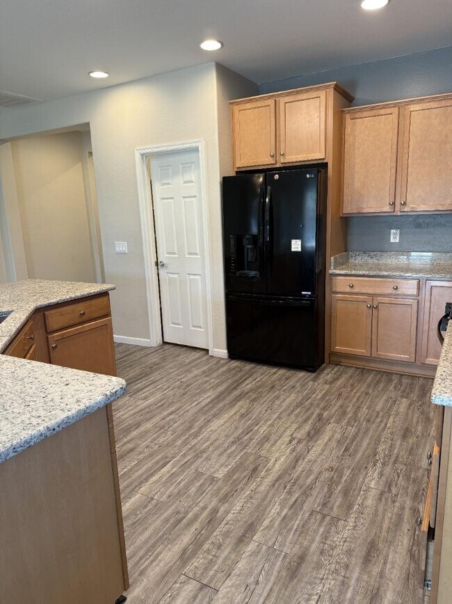 Building Photo - 3453 N San Marin Dr