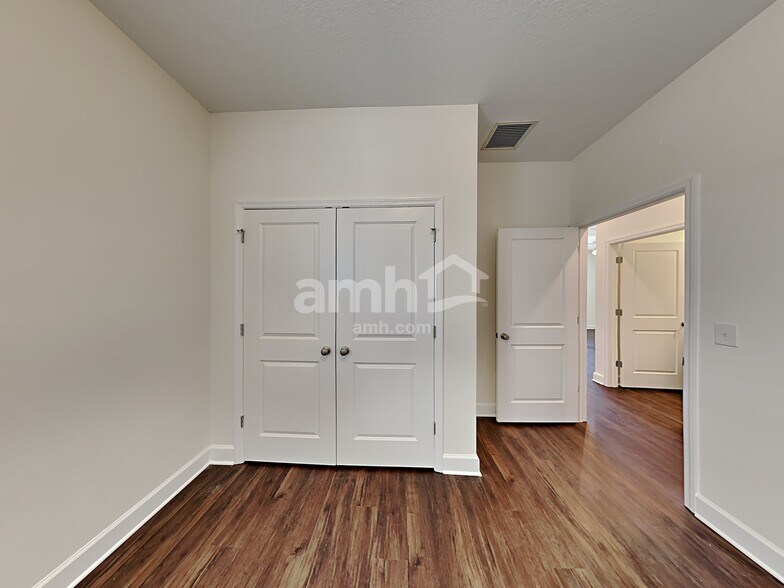 Building Photo - 2214 Saffron Walden Dr