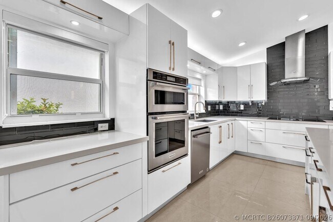 Building Photo - 3307 SW 49th St