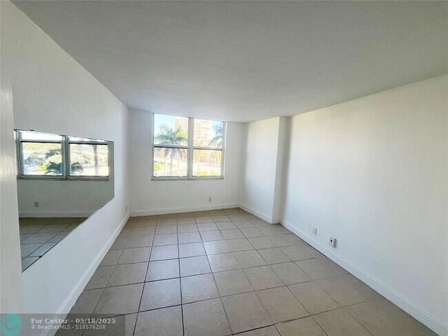 Building Photo - 301 N Ocean Blvd