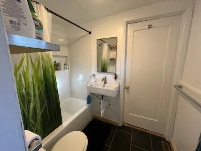 Building Photo - 407 S 10th Ave