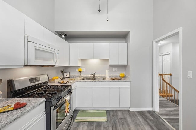 Building Photo - 73 Century Dr