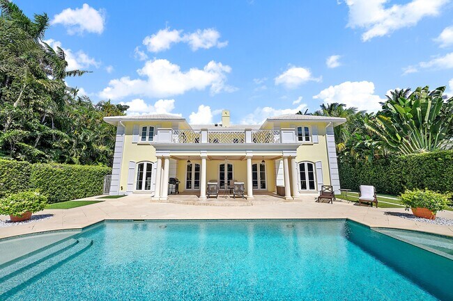 Building Photo - 210 Emerald Ln