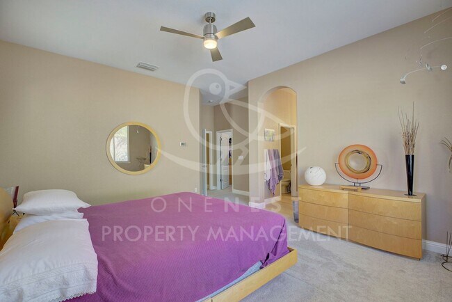 Building Photo - One of a kind, GREAT floorplan in Twelve B...