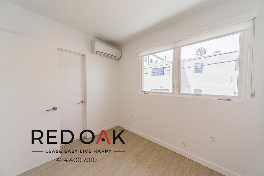 Building Photo - 847 S Sherbourne Dr