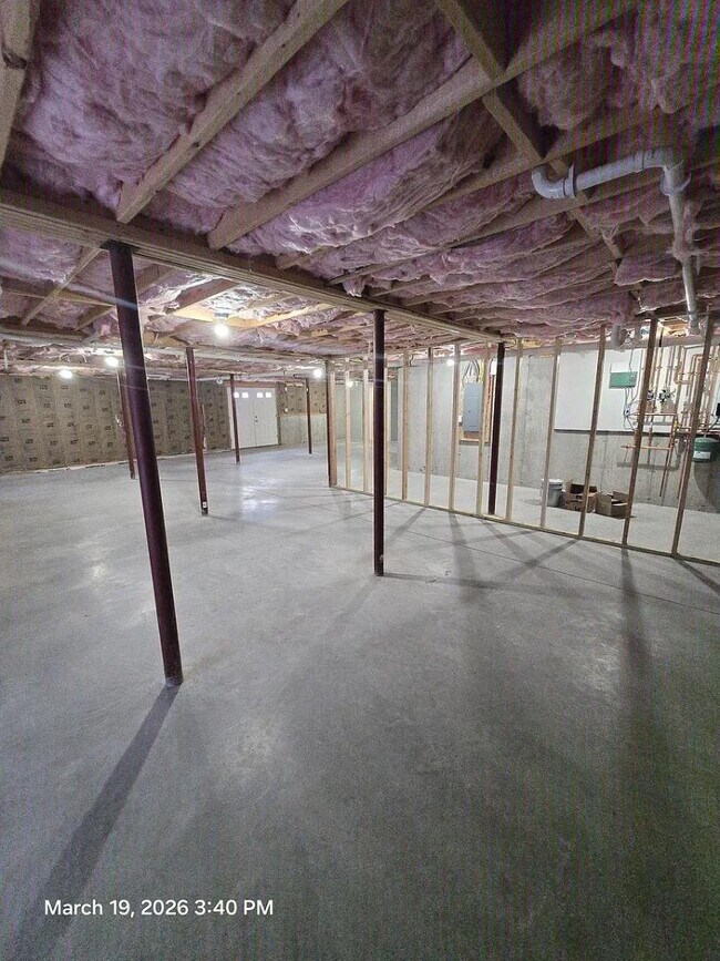 Building Photo - 21 Juniper St