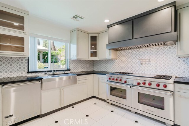 Building Photo - 7305 Verdugo Crestline Dr