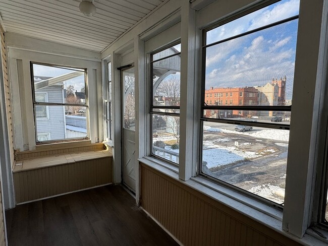 Building Photo - 209 Reno Ave