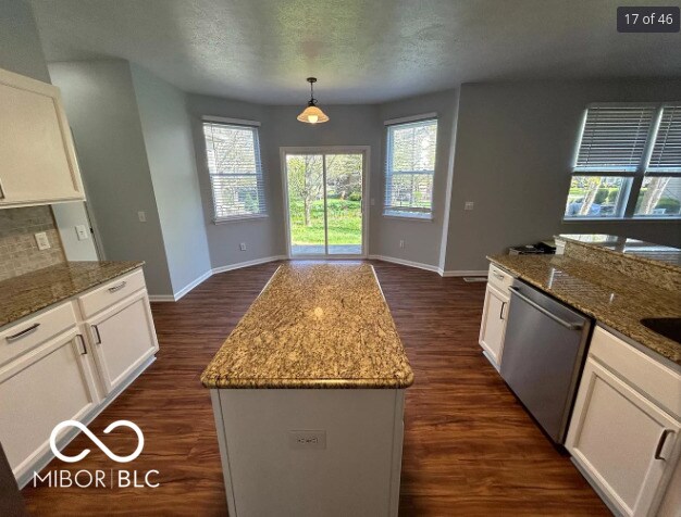 Building Photo - 12423 Windbush Way