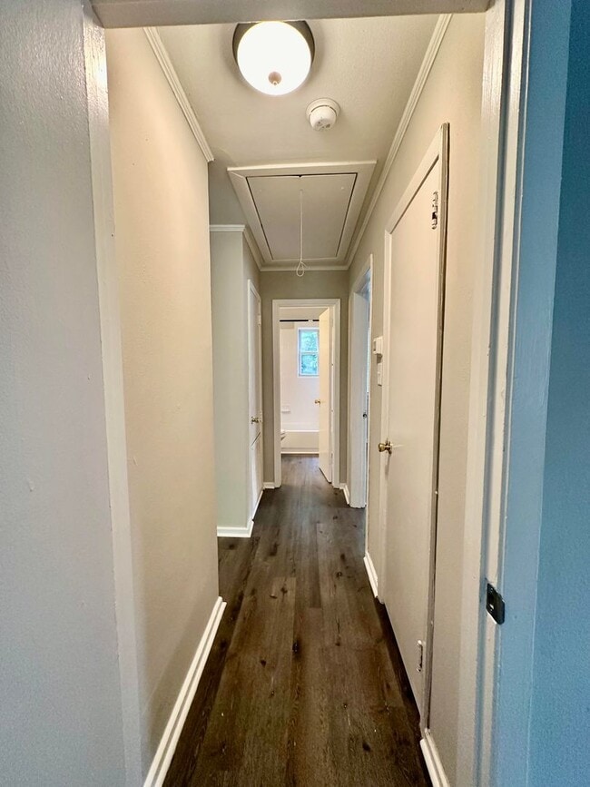 Building Photo - 1825/1827 Academy