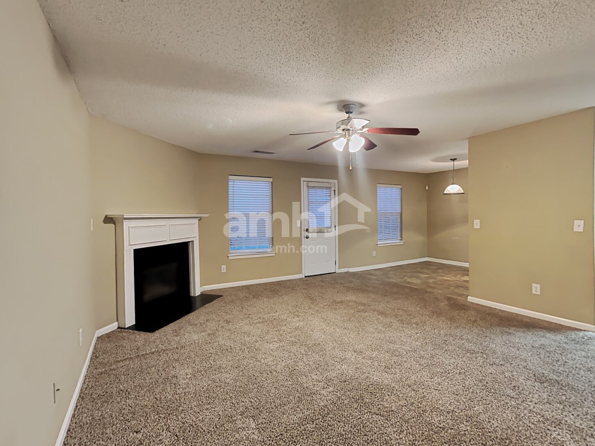 Building Photo - 369 Hidden Creek Ln