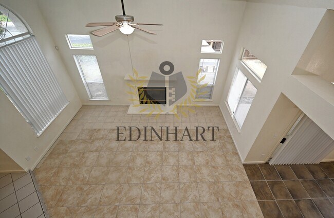 Building Photo - 2233 E Christopher Dr