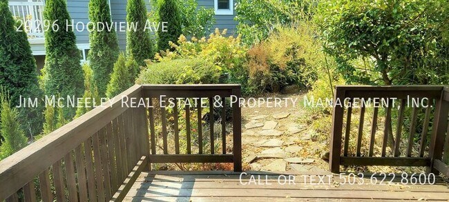 Building Photo - Great 3 bedroom Corner Townhome w/ Walk In...