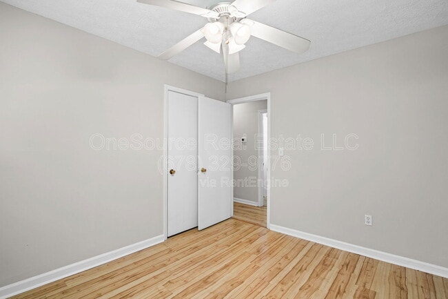 Building Photo - 13 Hearthwood Ct