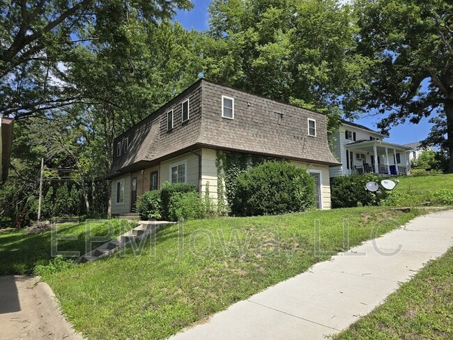 Primary Photo - 151 E 3rd St