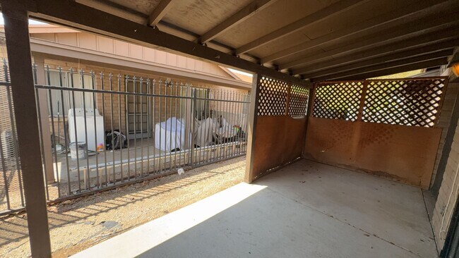 Building Photo - 12643 N 113th Ave