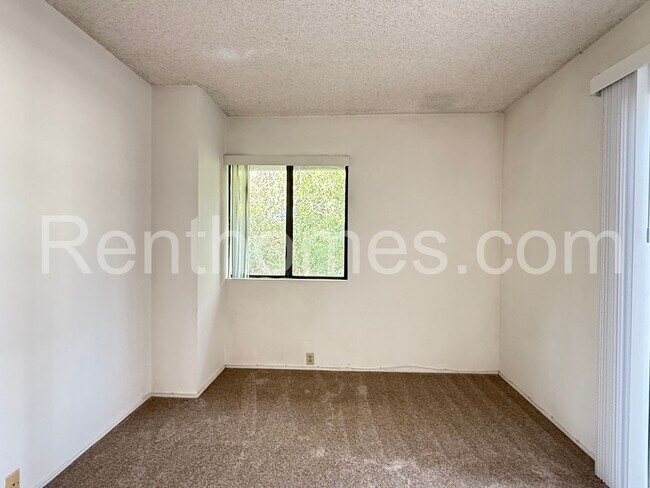 Building Photo - 3847 Camino Lindo
