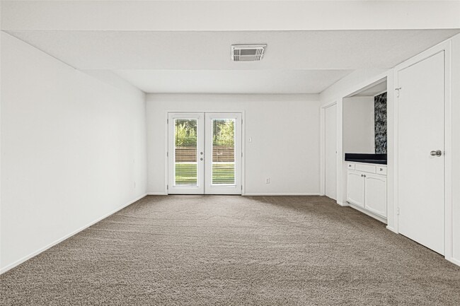 Building Photo - 8610 Timber View Dr