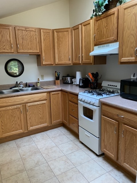 Building Photo - 1850 Yellowhammer Xing